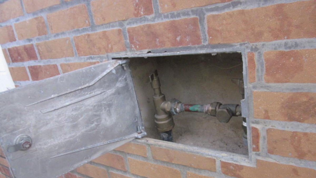 Detectados cinco fraudes en el consumo de agua en la Pobla de Montornès en el 2017