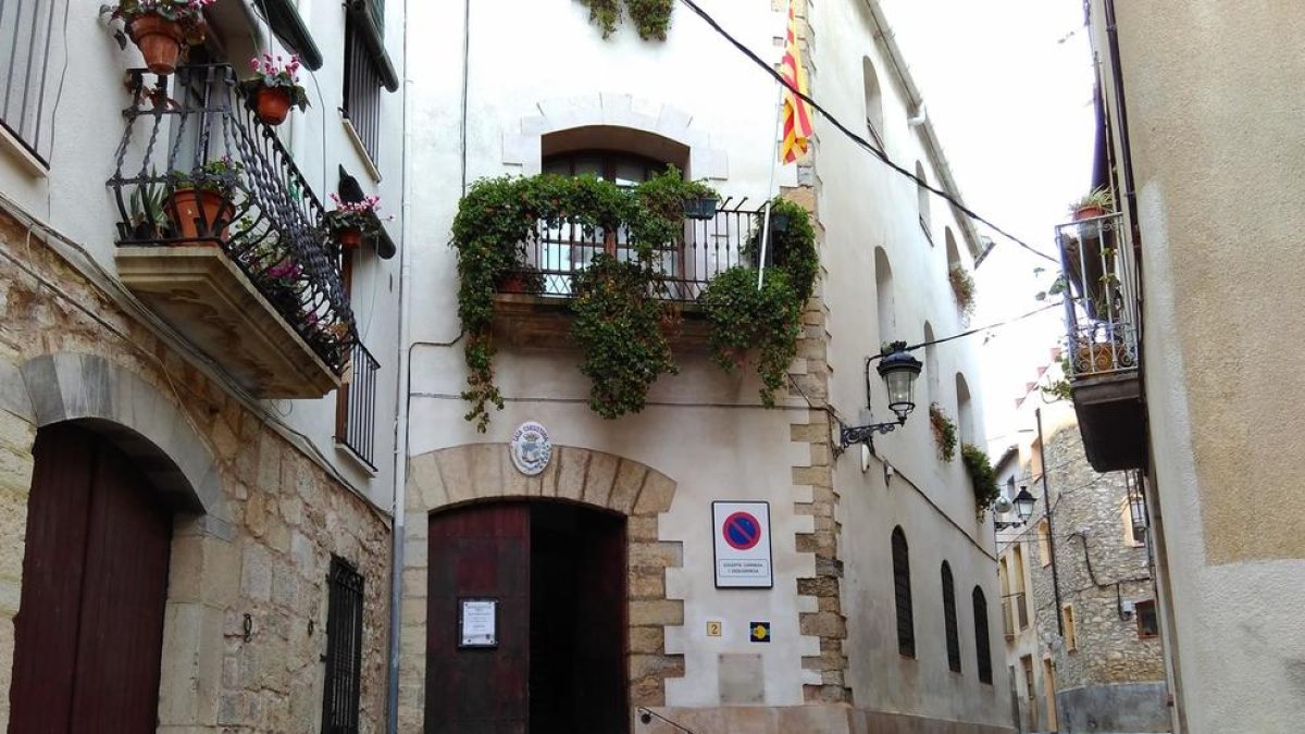 Tivissa incluye en los presupuestos de 2018 la tasa por instalaciones de transporte de energías