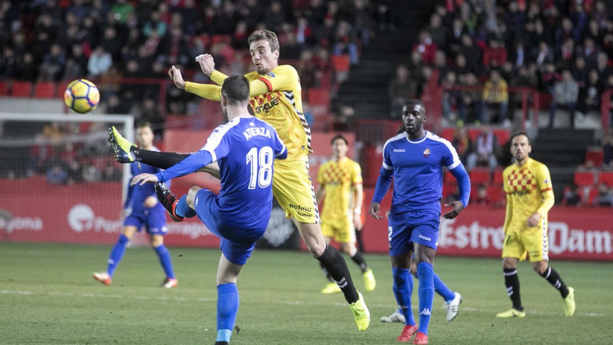 A la espera del retorno de Barreiro y de las pruebas en Dumitru Cardoso