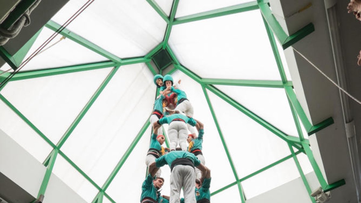 Castells de vuit sota cobert