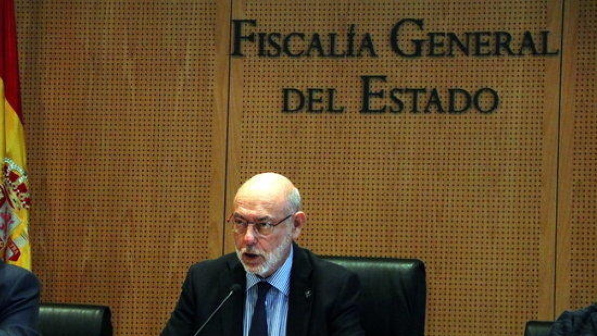 La Fiscalía se querella por rebelión, sedición, malversación y otros contra el Gobierno y parte de la Mesa