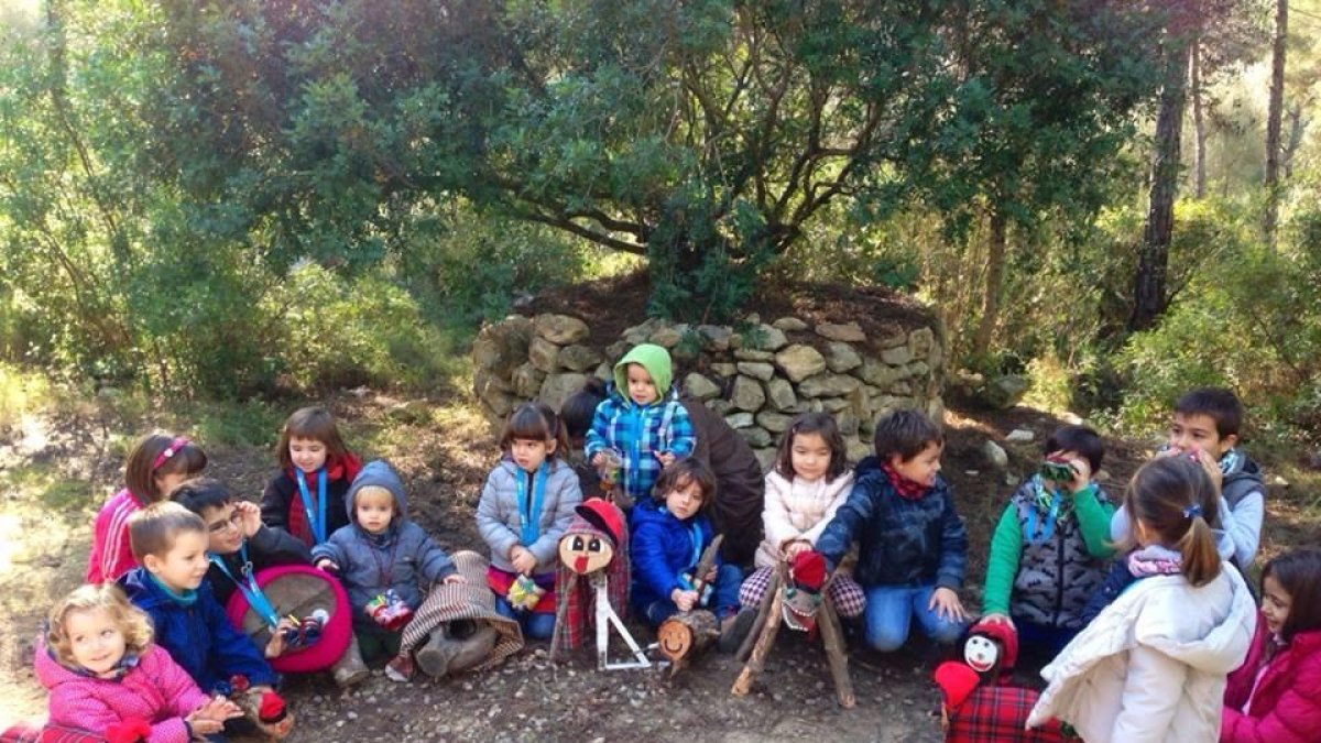Los 'tions' se esconden en el Pont del Diable
