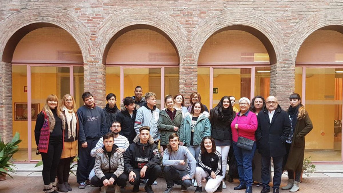 El presenta el projecte 'Montserrat Miralves' d'estades a empreses de l'IES Sant Pere i Sant Pau