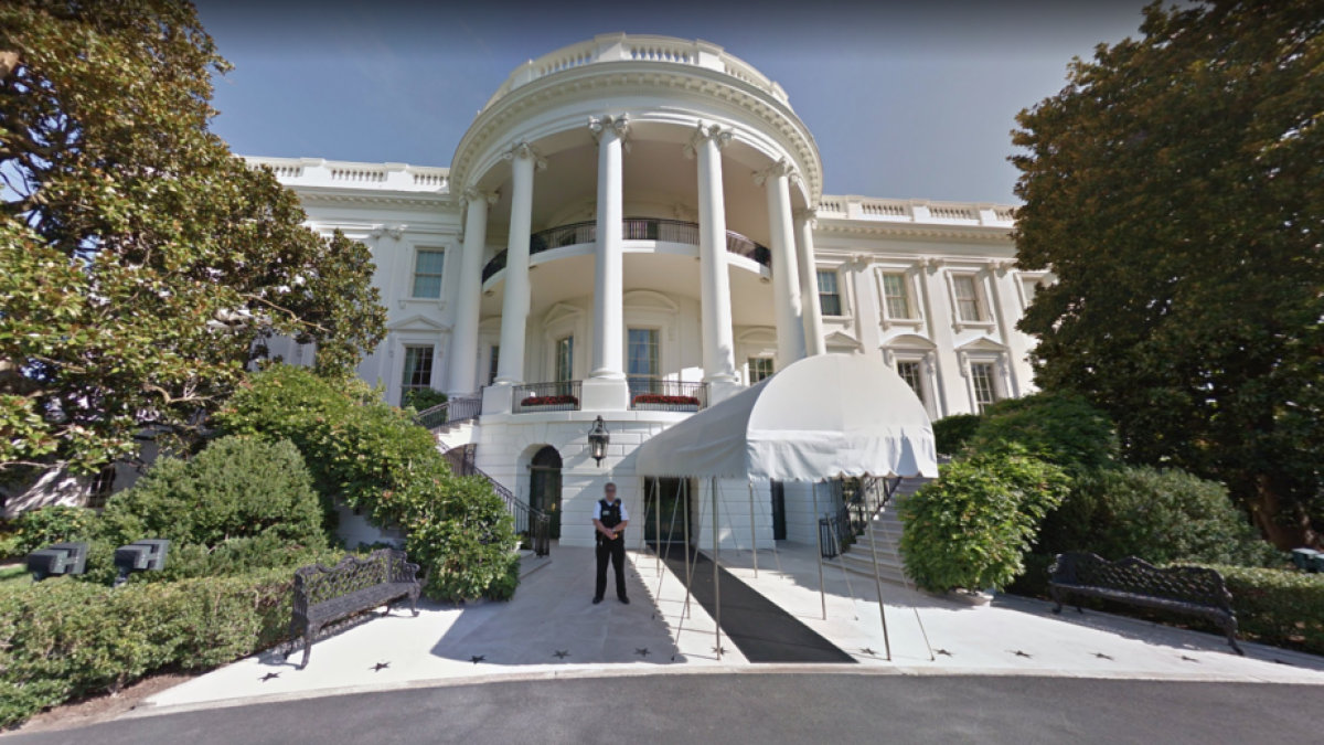 Una persona se suicida delante de la Casa Blanca y activa el protocolo de seguridad