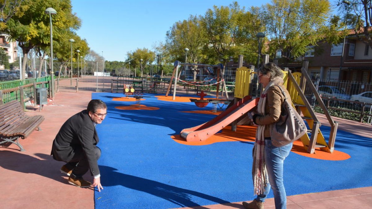Sant Pere i Sant Pau i l'Albada estrenen uns parcs infantils més segurs