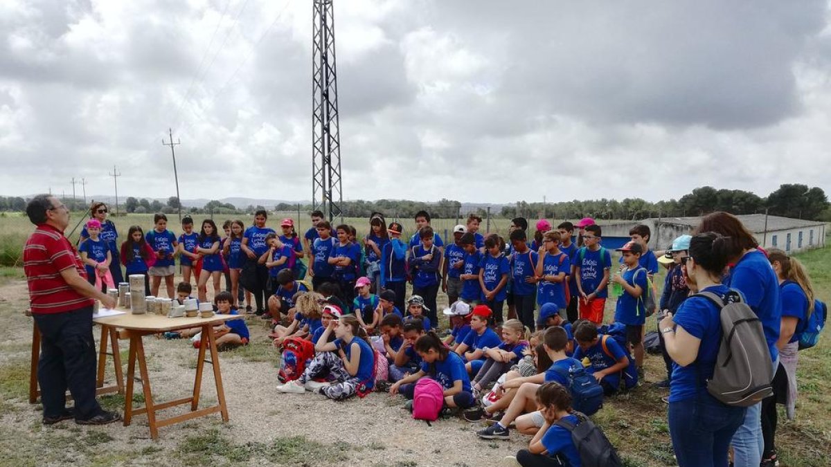 Alumnos de la escuela Àngels Garriga visitan las instalaciones gestionadas por Aigües de Tomoví