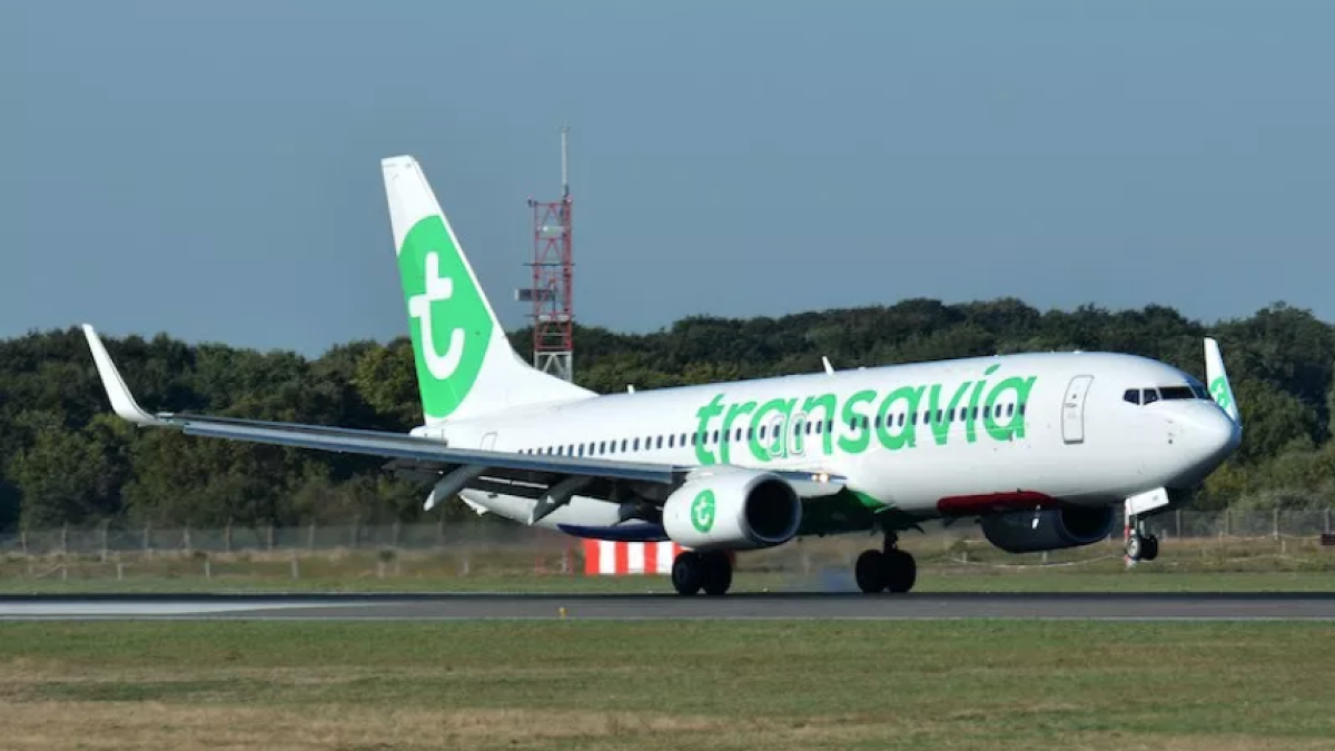 Un piloto se ve obligado a hacer un aterrizaje de emergencia por culpa de las flatulencias de un pasajero