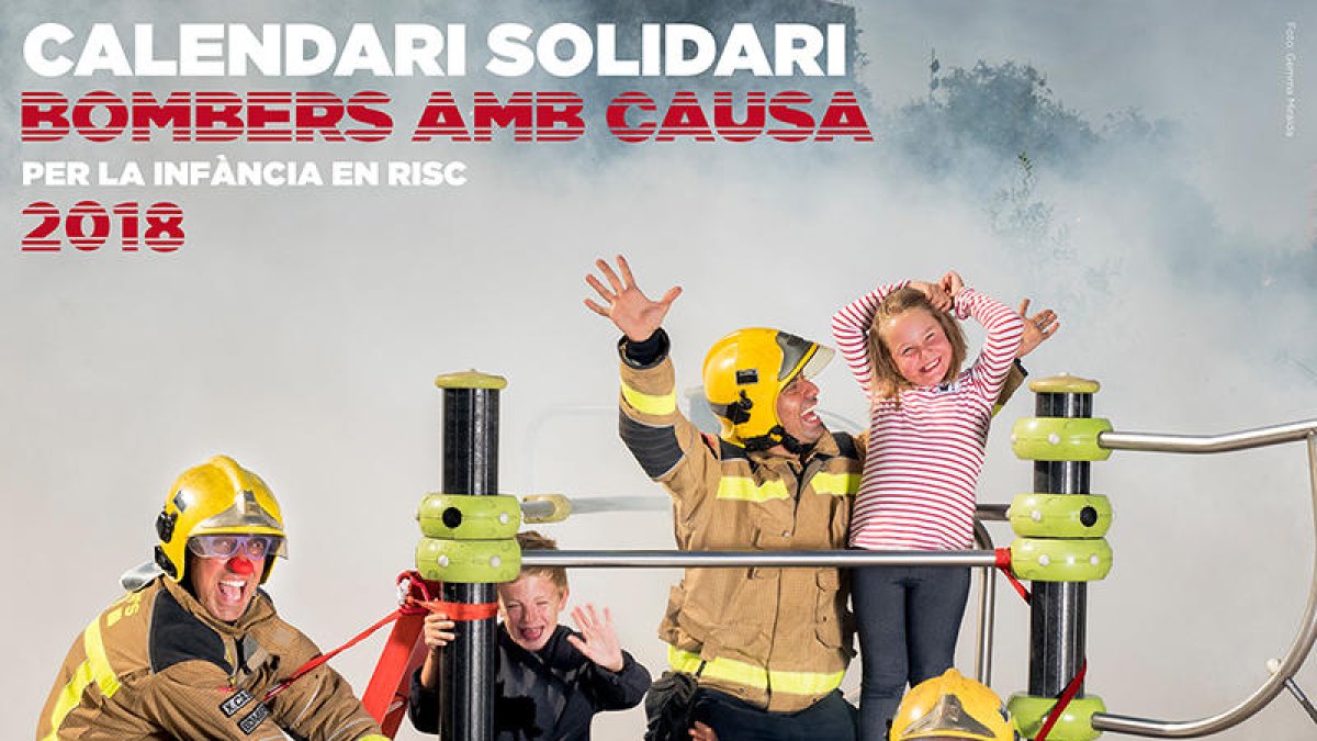 El calendario solidario donde participan los Bomberos de Alcover, ya a la venta