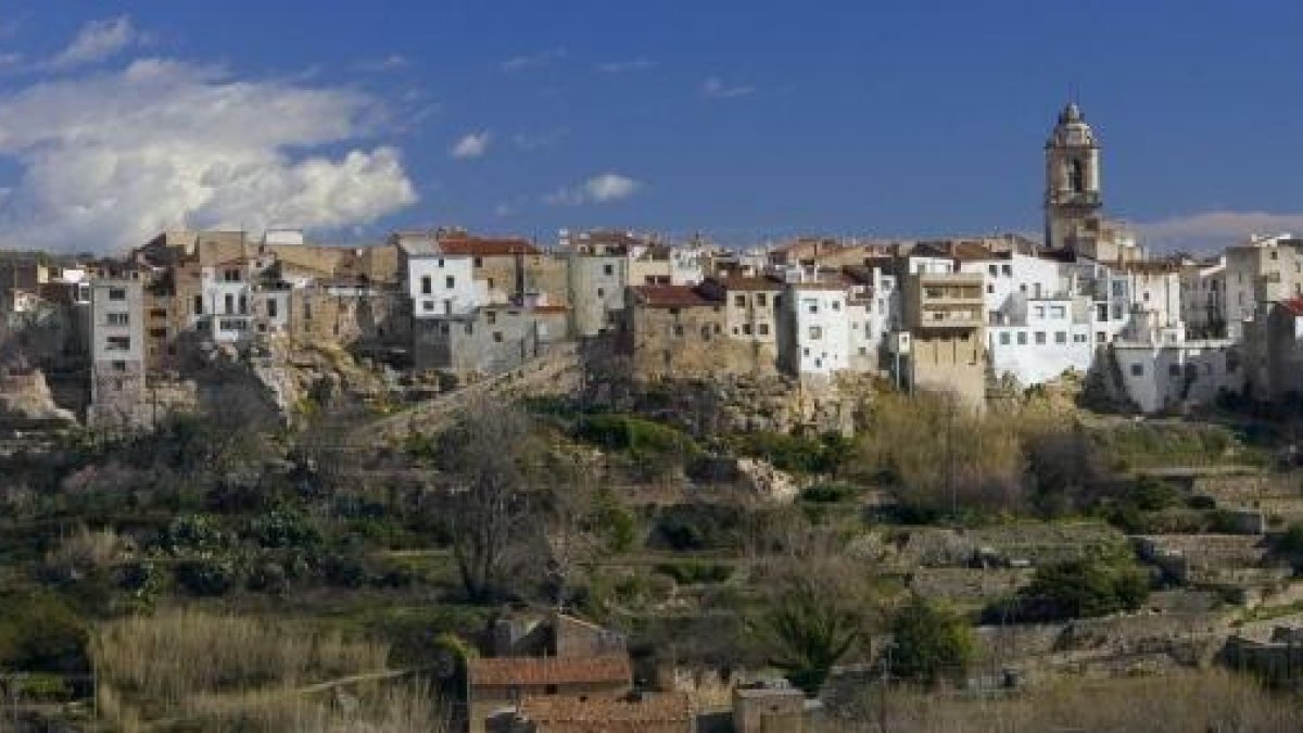 Pavimentar calles y eliminar barreras arquitectónicas, las preferencias de los vecinos de La Sènia