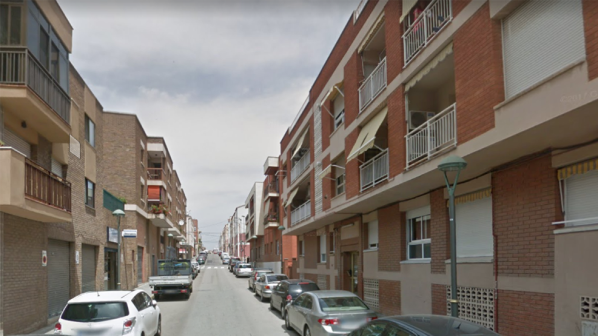 Detenen quatre homes per vuit robatoris amb força a Tarragona