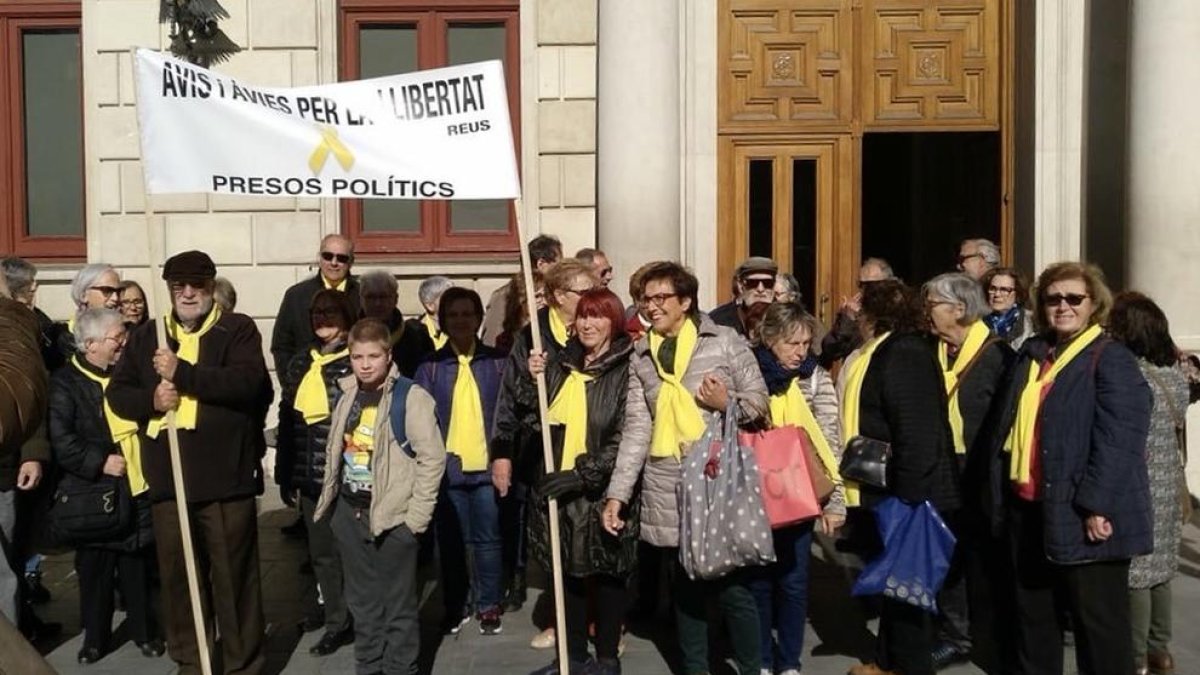 La Junta Electoral prohibeix que els Avis i Àvies per la llibertat es concentrin a Reus