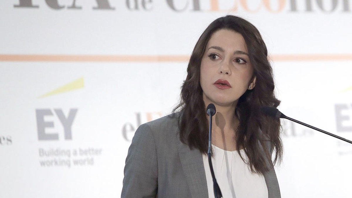 Arrimadas afirma que los independentistas «salivan» con el gobierno de Sánchez