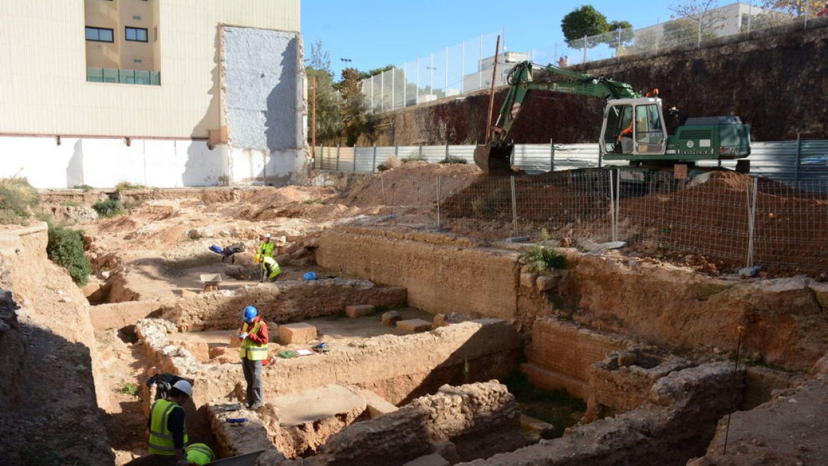 En marxa la construcció de l'edifici de 30 habitatges al solar de l'antiga caserna de la Guàrdia Civil