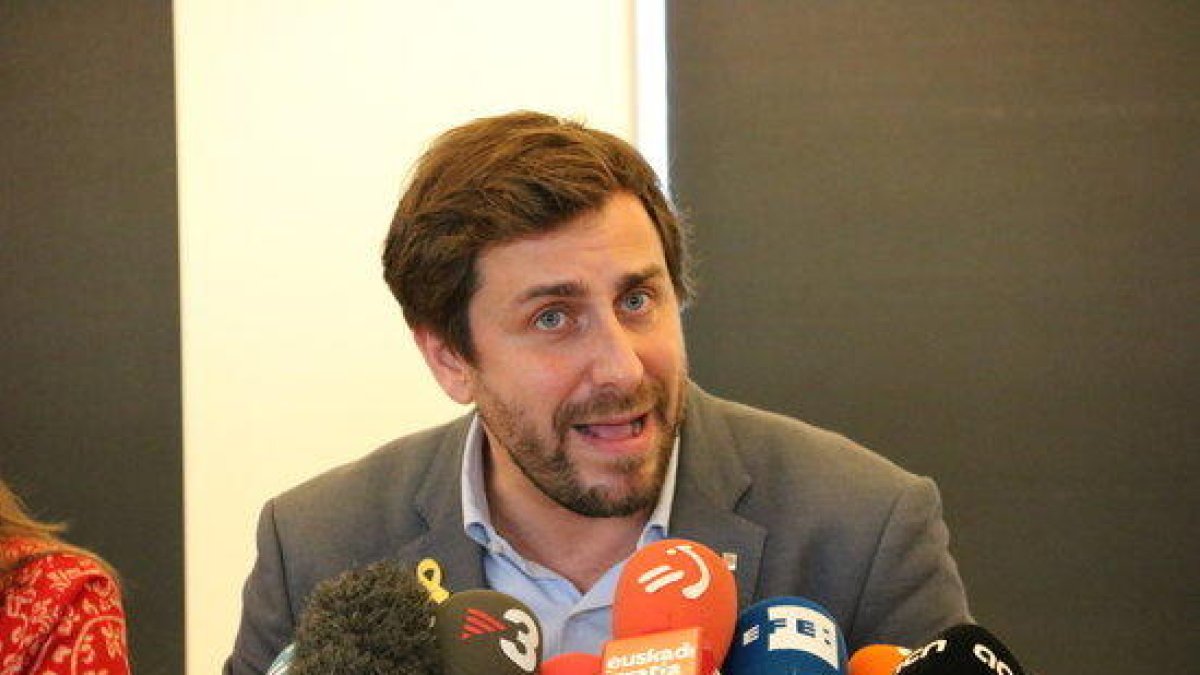 Puigdemont i els consellers destituïts a l'estranger es querellen contra Llarena a Bèlgica i demanen la seva recusació