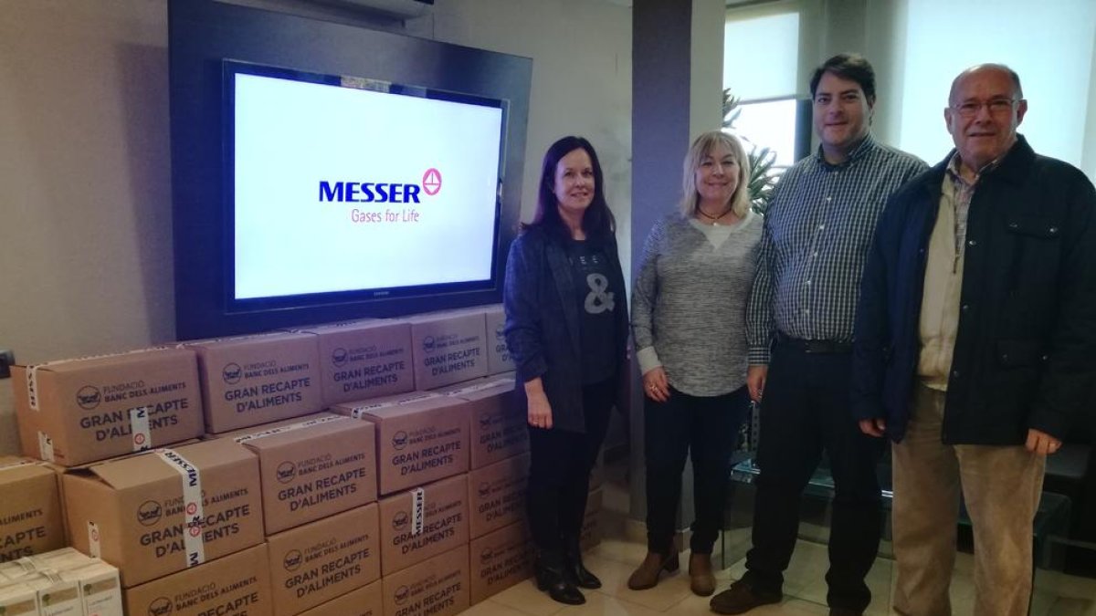 Messer Ibérica entrega 456 kilos de comida en el Banco de los Alimentos