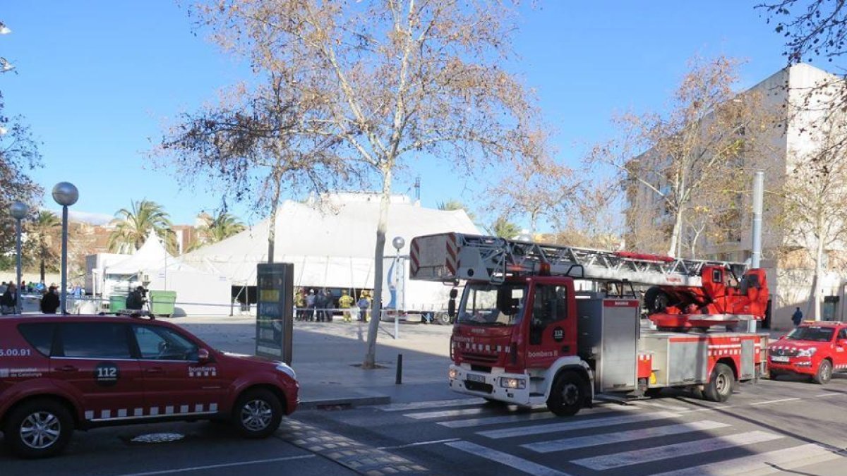 Desmontan la carpa de la Festa Major de Vila-seca por los fuertes vientos