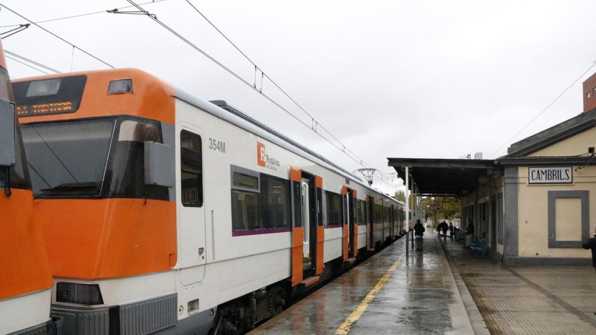 Asociaciones de transporte público rechazan el desmantelamiento de la línea férrea entre PortAventura y Cambrils
