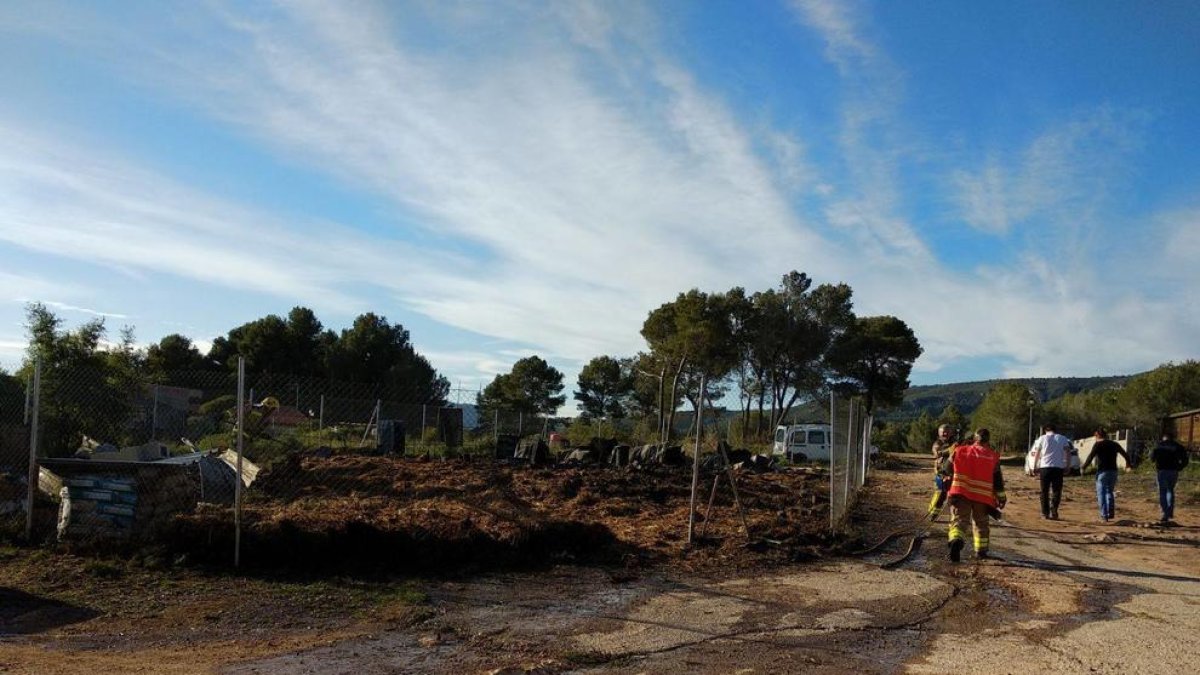 Crida municipal per recollir productes de primera necessitat per una família a qui se li va cremar la casa