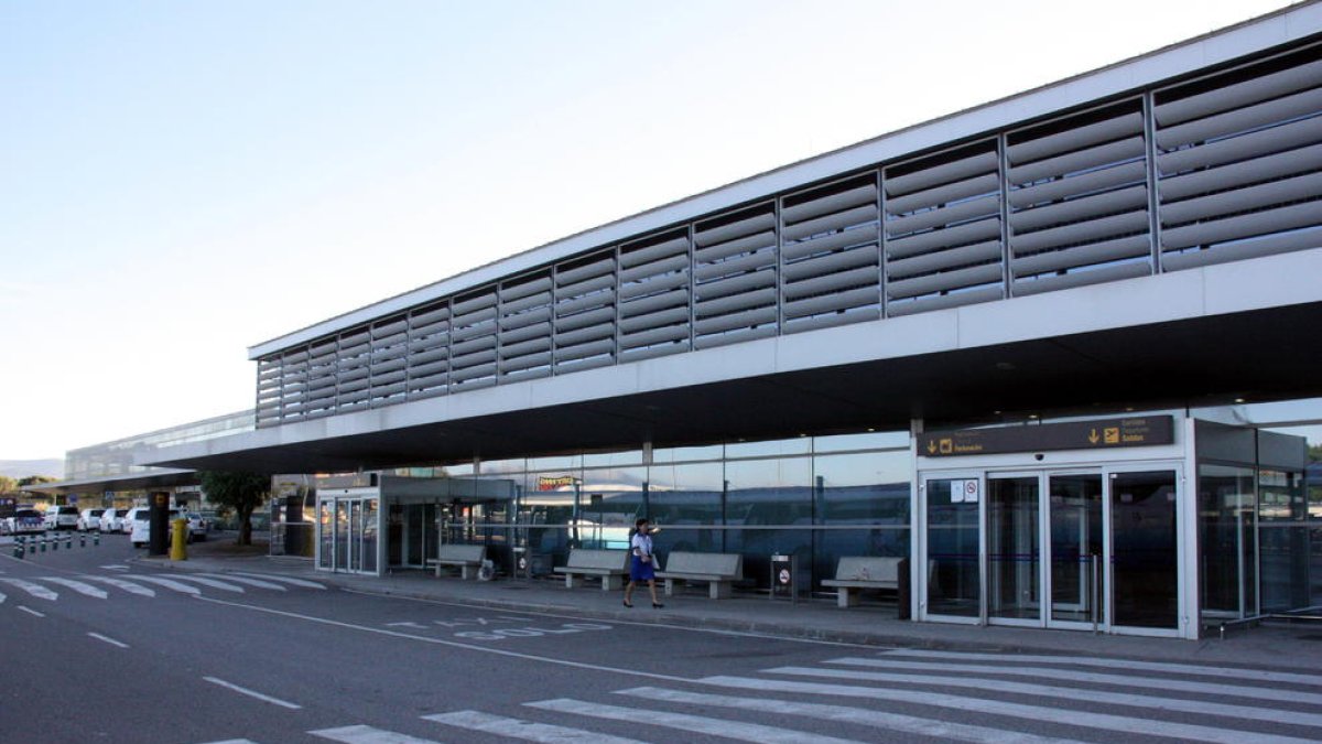 Un 75% de los empresarios creen que el Aeropuerto de Reus es poco competitivo