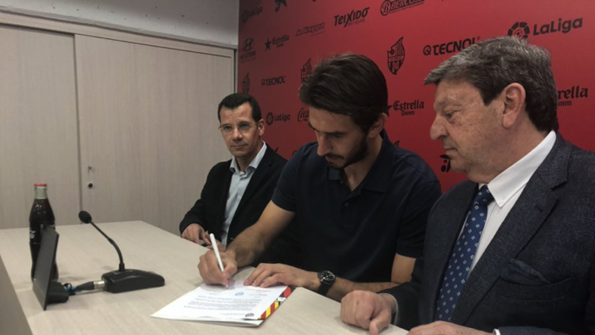 Lekic: «És un honor per a mi quedar-me en aquest club»