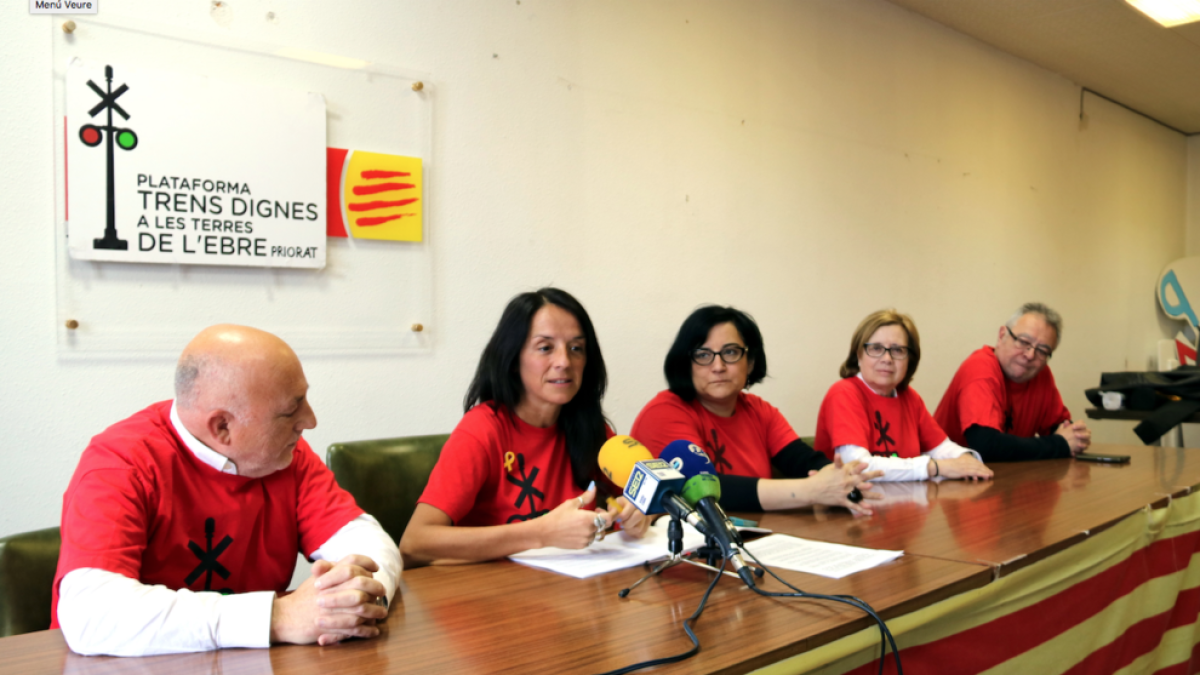 Trens Dignes insta a la Taula de Mobilitat de l'Ebre a començar a treballar