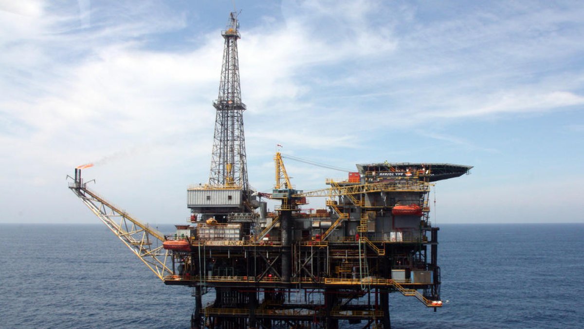 Repsol se adelanta a la nueva normativa que crea un Área a Marina de Protección