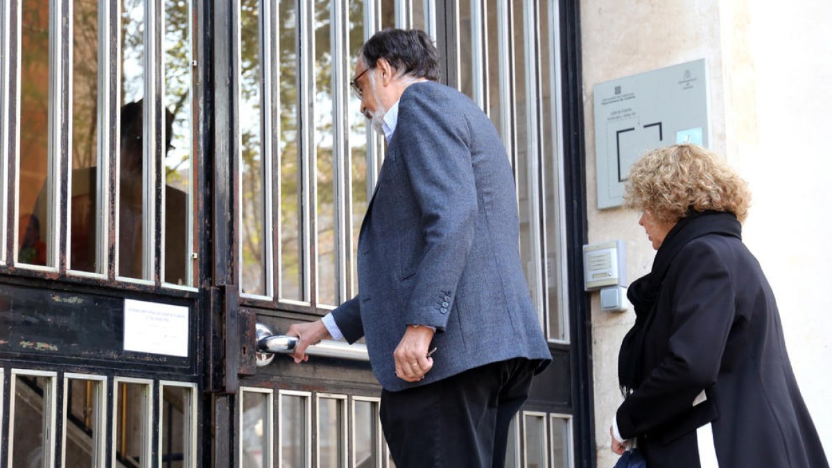 Milà i García declaren als jutjats durant poc més d'una hora pel pla de la Budellera