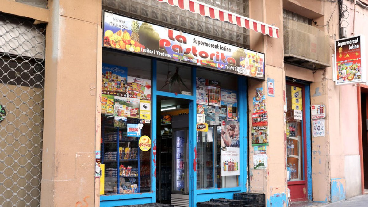 Un comerciant llatinoamericà, «atemorit» per haver rebut atacs xenòfobs