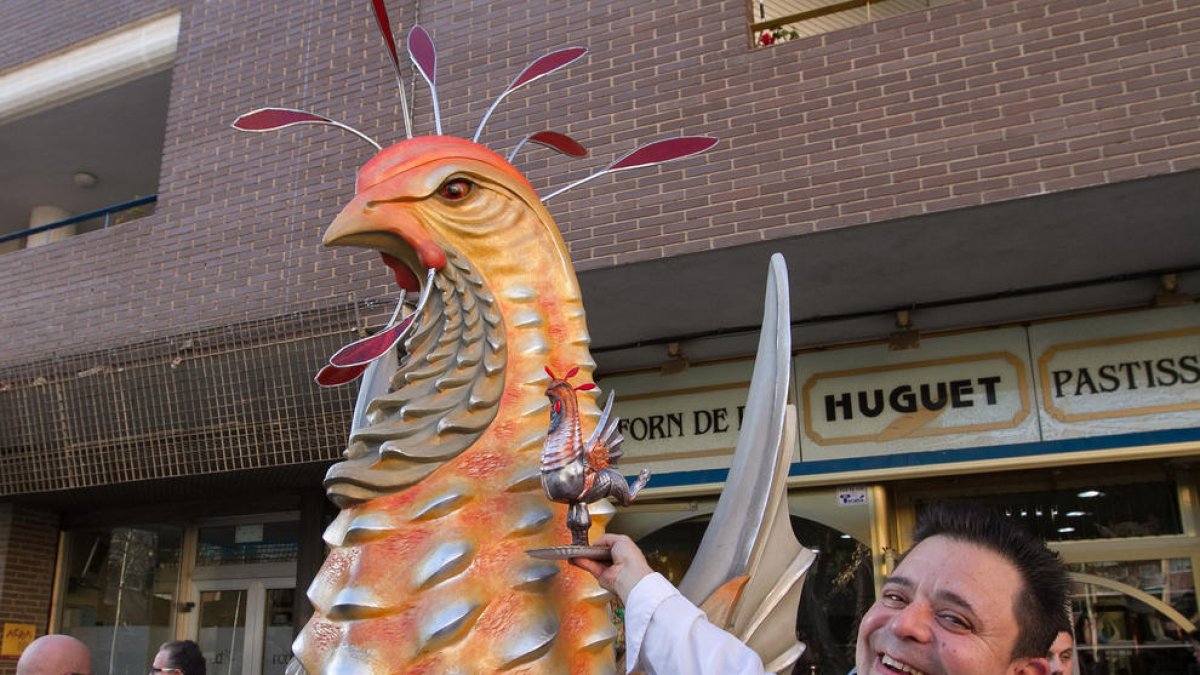 El Basilisc se incorpora al Seguici de chocolate de la Pastisseria Huguet