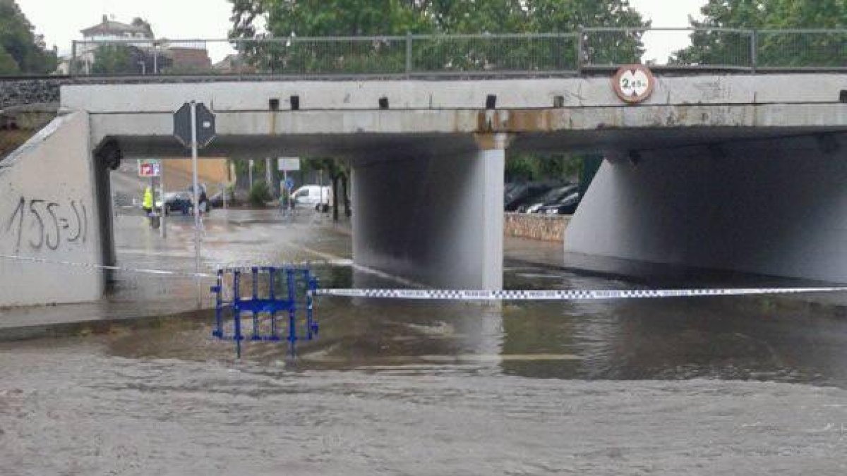Vecinos de Calafell reclaman reubicar los contenedores en zonas no inundables