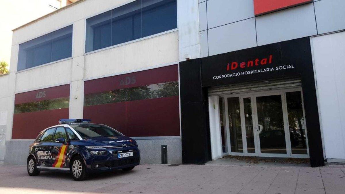 La Policia Nacional torna a registrar la clínica d'iDental de Tarragona