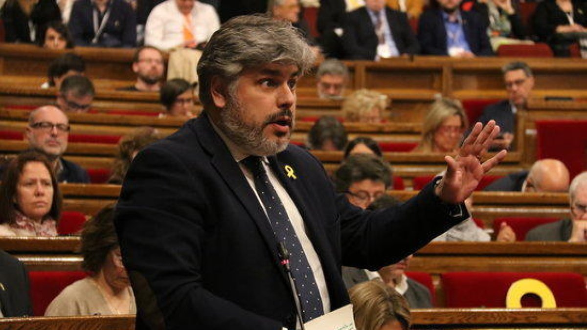 El Parlament valida la investidura a distància amb els vots de JxCat, ERC i la CUP