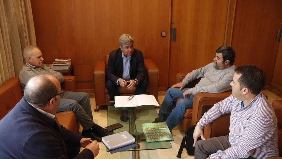 Renfe, reunió, atropellament, ovella, pèrdua, ramat, Unió de Pagesos, Adif, Jordi Sierra, Mont-roig del Camp