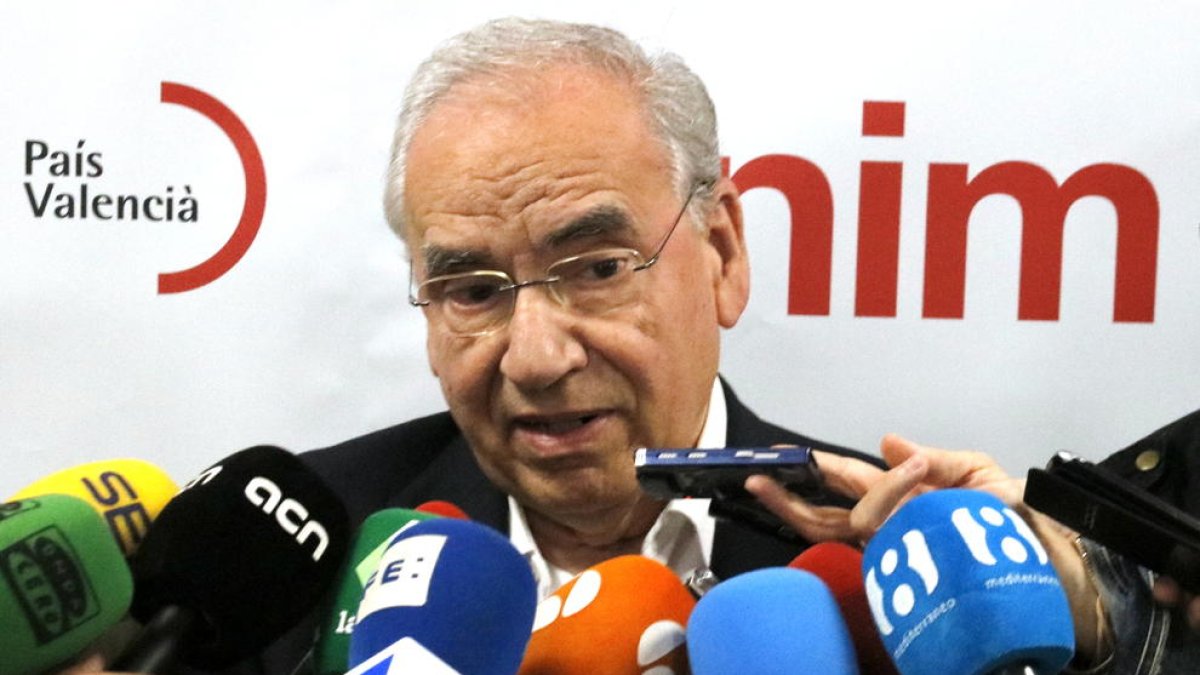 Torra se querella contra Alfonso Guerra por un delito de injurias graves e incitación al odio
