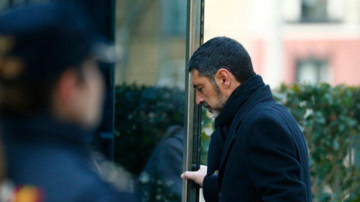 Trapero dice a Lamela que advirtió a Puigdemont i Forn antes del 1-O que los Mossos no acompañarían el proceso