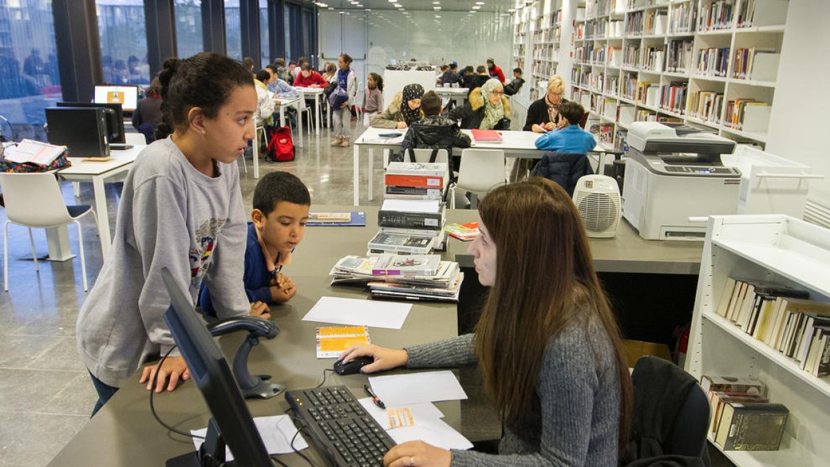 La Biblioteca Pere Anguera habilitará el sótano como archivo administrativo