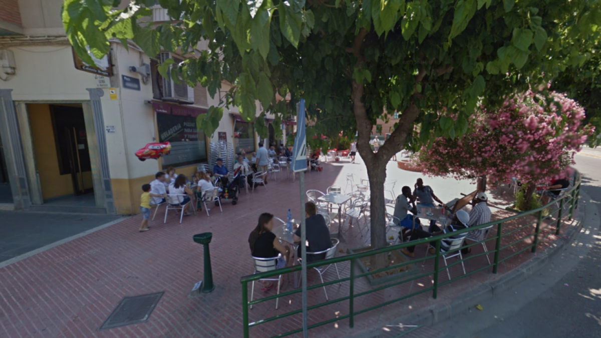 Accepta dos anys de presó per introduir-li el dit a l'anus a un home en un bar