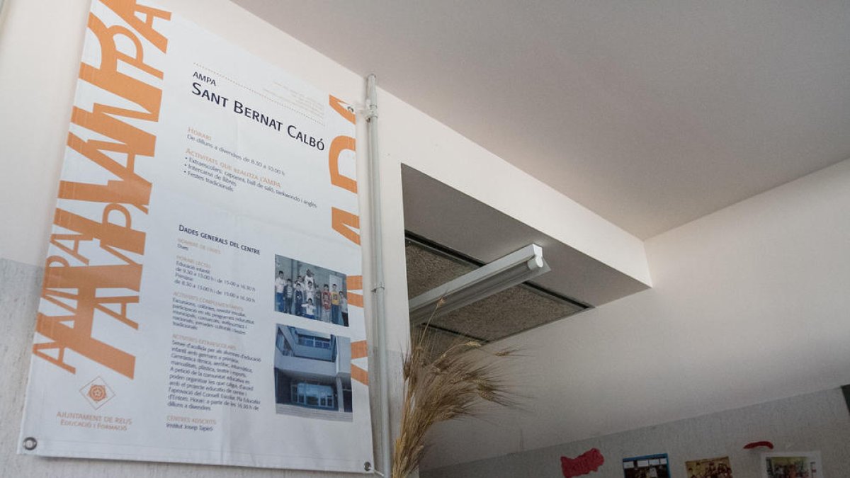 L'Escola Sant Bernat Calbó tanca quatre dècades de feina per posar la 'v' al nom