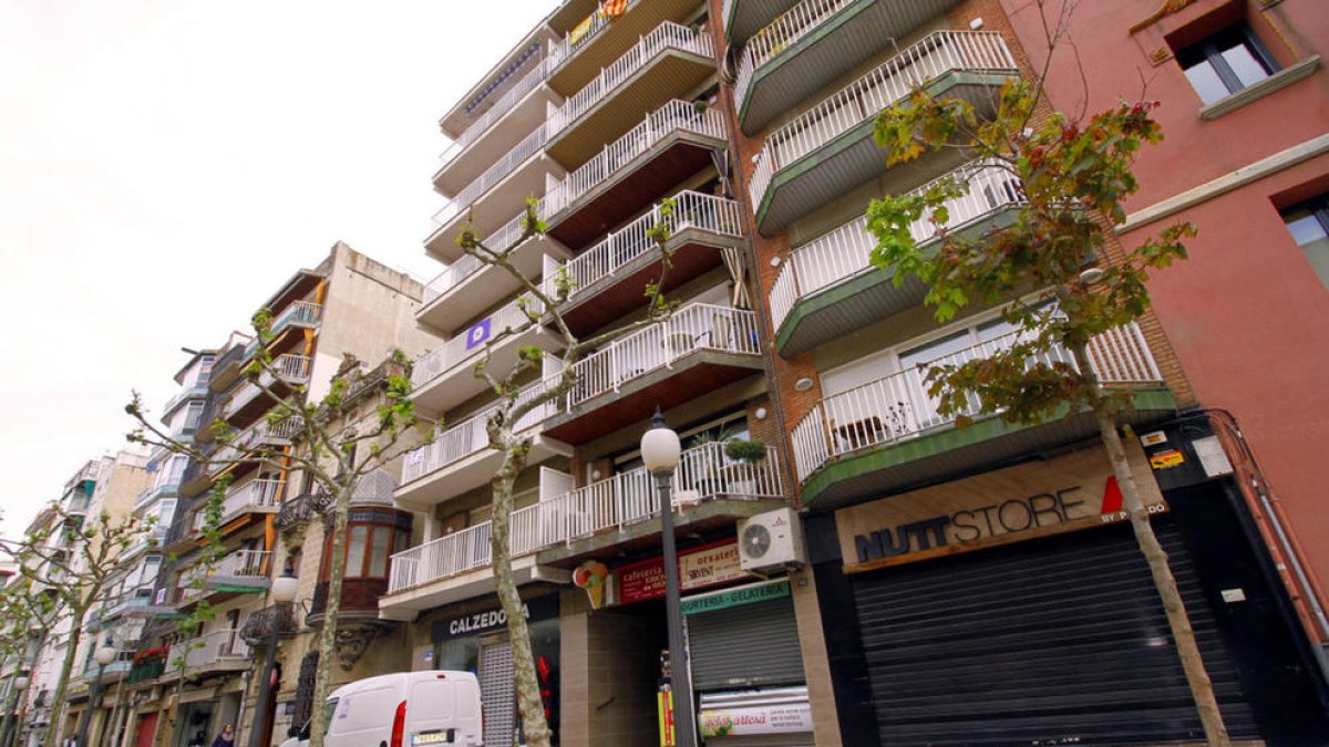 Detingudes tres dones que es van quedar tancades en un soterrani després de robar en un pis