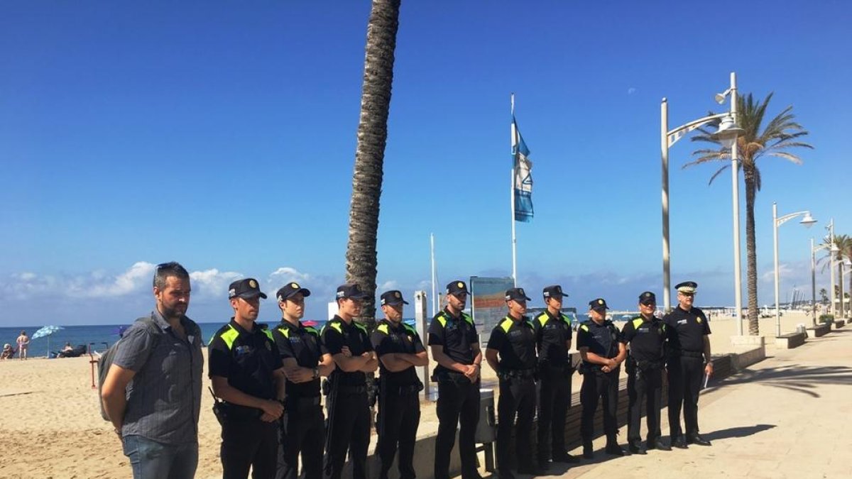Una decena de nuevos agentes refuerzan a la Policía Municipal del Vendrell este verano