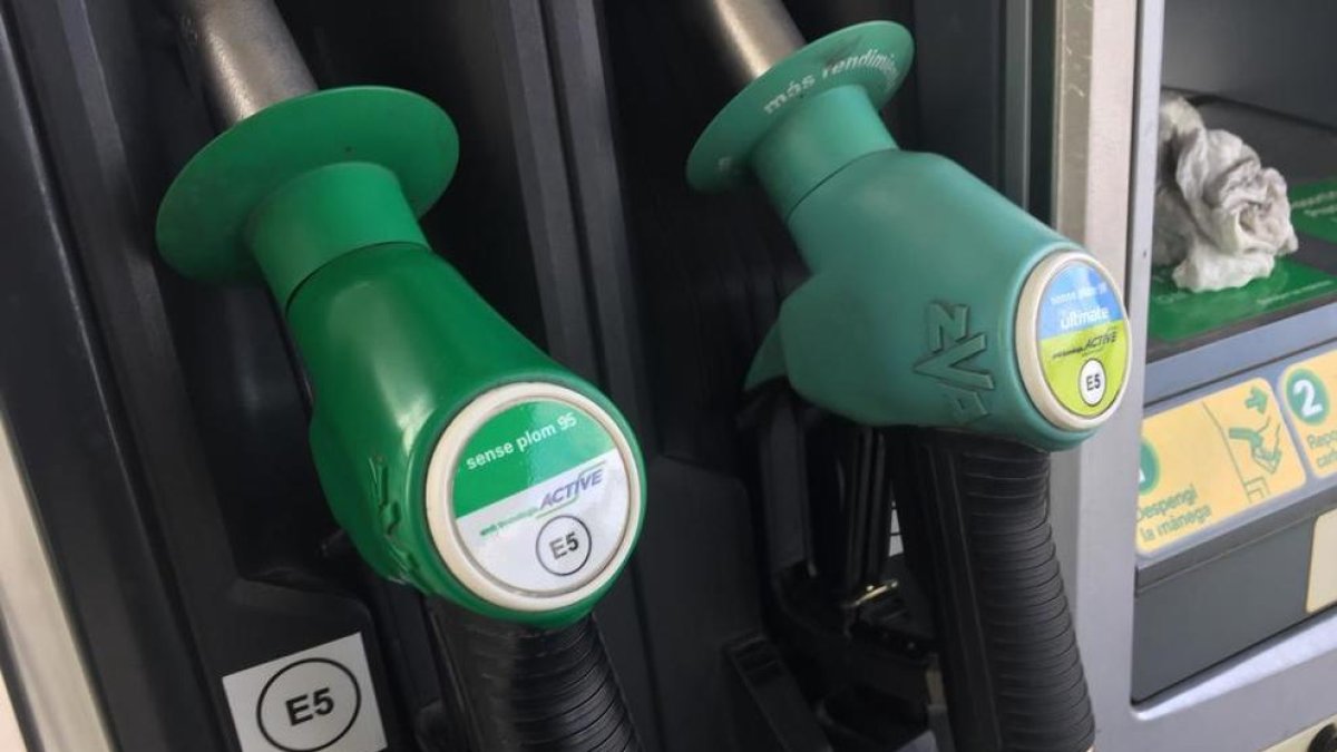 'Super' i dièsel, denominacions que desapareixen de les benzineres a partir de l'octubre