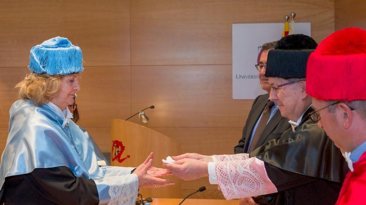 La URV investeix doctora honoris causa la historiadora Mary Nash