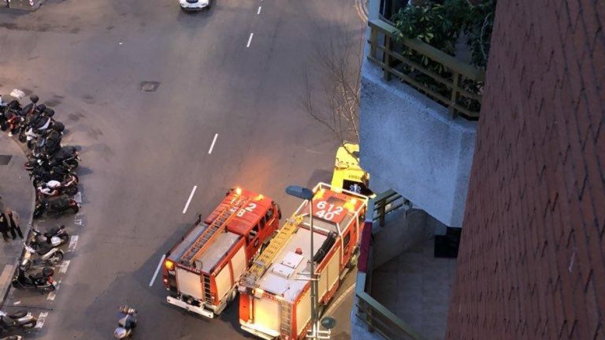 Una falsa alarma mobilitza un gran desplegament de Bombers al centre de Tarragona