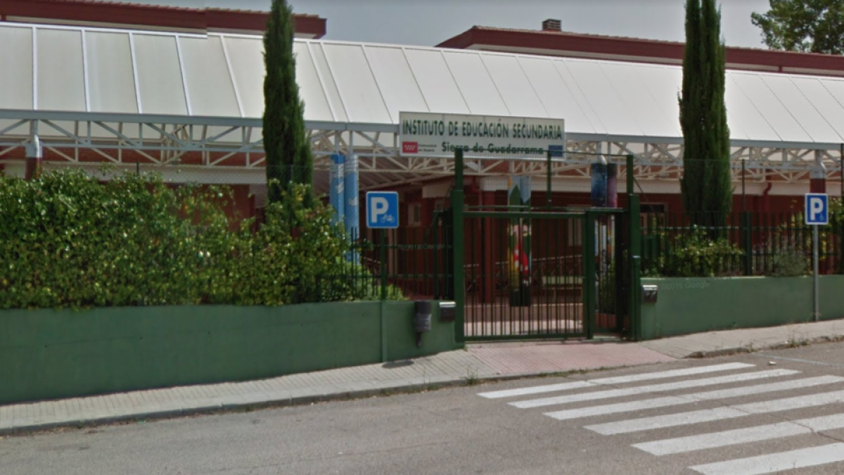 Detenido el director de un instituto después de encontrarse cámaras ocultas en los baños del centro