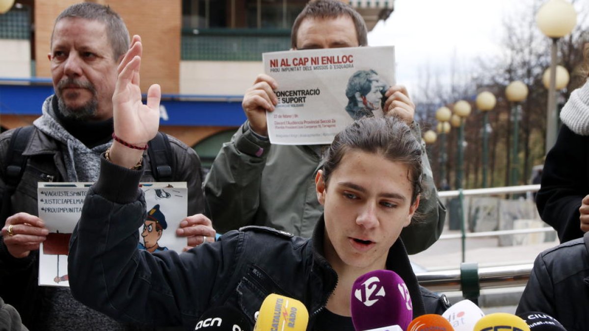 El noi ferit per una porra a Tarragona: «Vaig tenir la sort de ser gravat i espero que sigui una petita victòria»