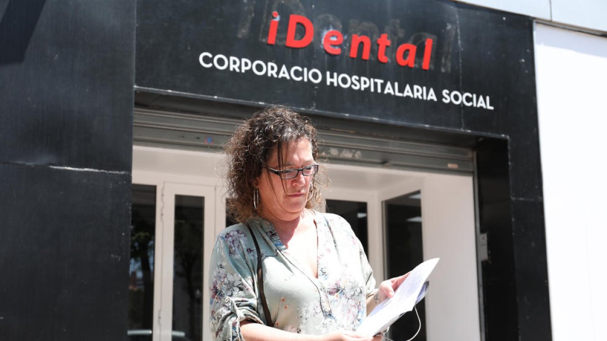 Treballadors d'iDental afirmen que fa dos mesos que no cobren la nòmina