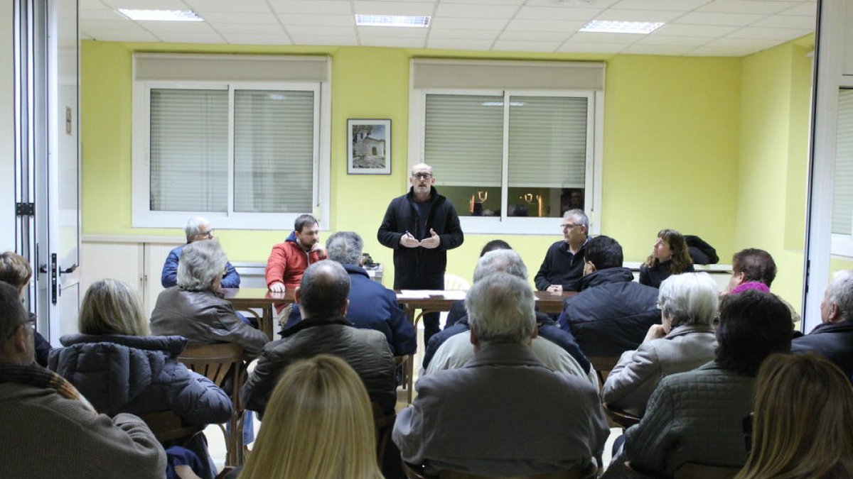 El Ayuntamiento de Banyeres propone soterrar la línea eléctrica que pasará por Saifores