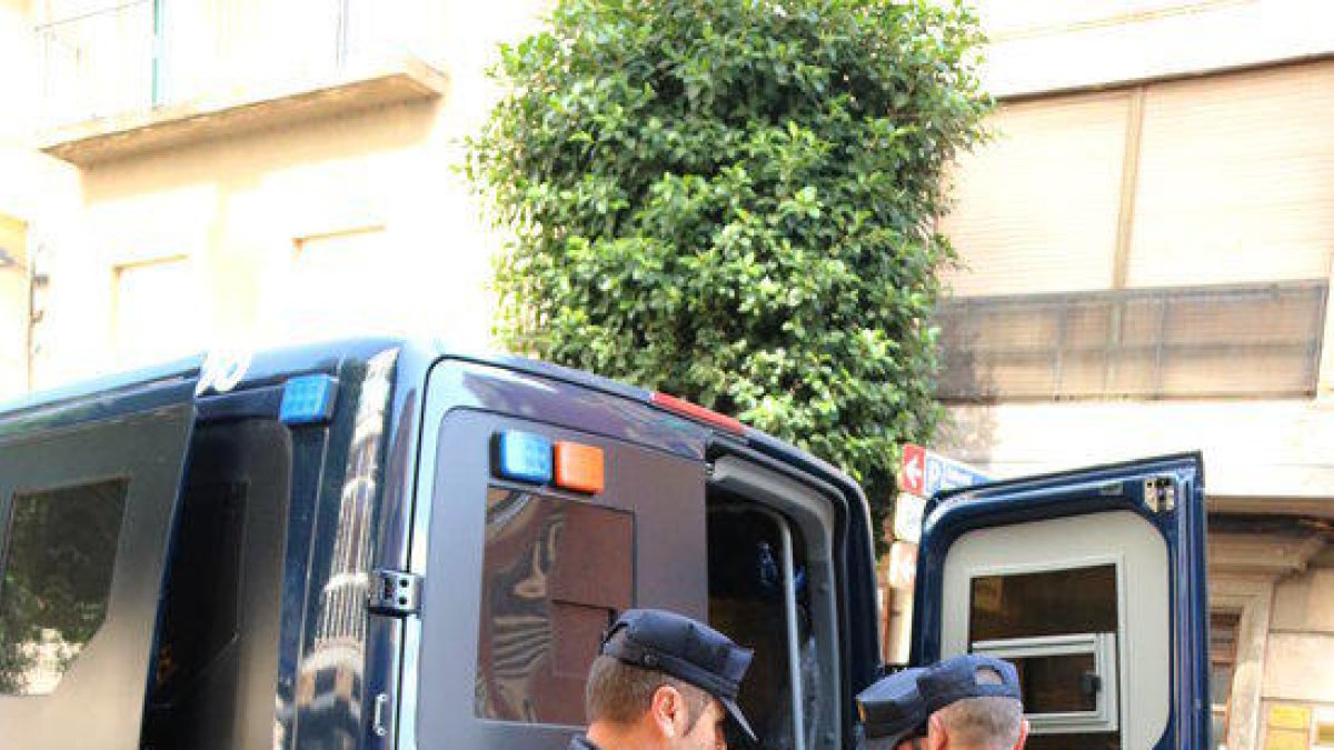 Se marchan todos los agentes de la Policía Nacional alojados en el hotel Gaudí de Reus