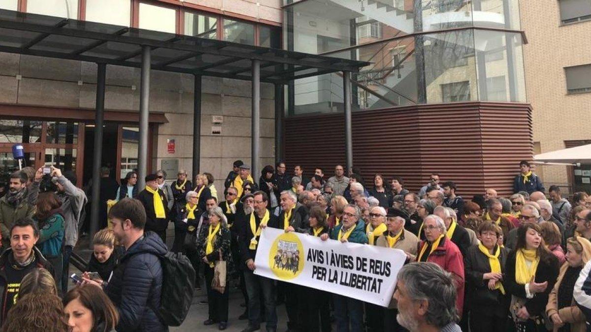 Un dels bombers investigats per delicte d'odi declara avui