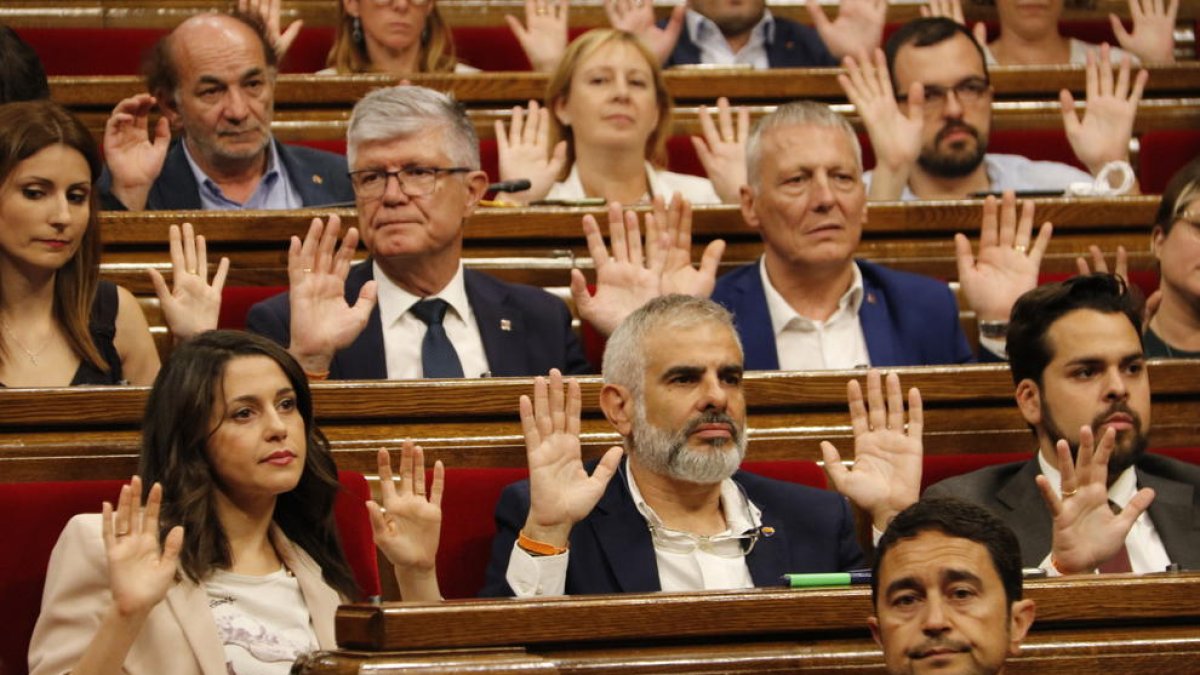 El Parlamento reitera los objetivos políticos de la resolución del 9-N